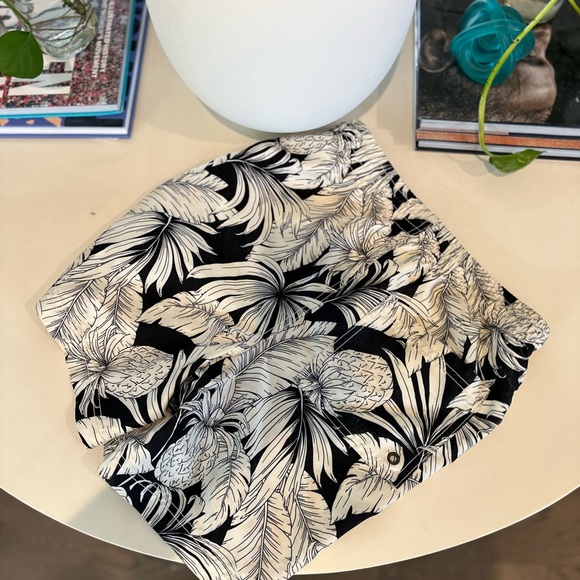 Old Navy Boys Hawaiian Swim Trunks - Picture 3 of 3